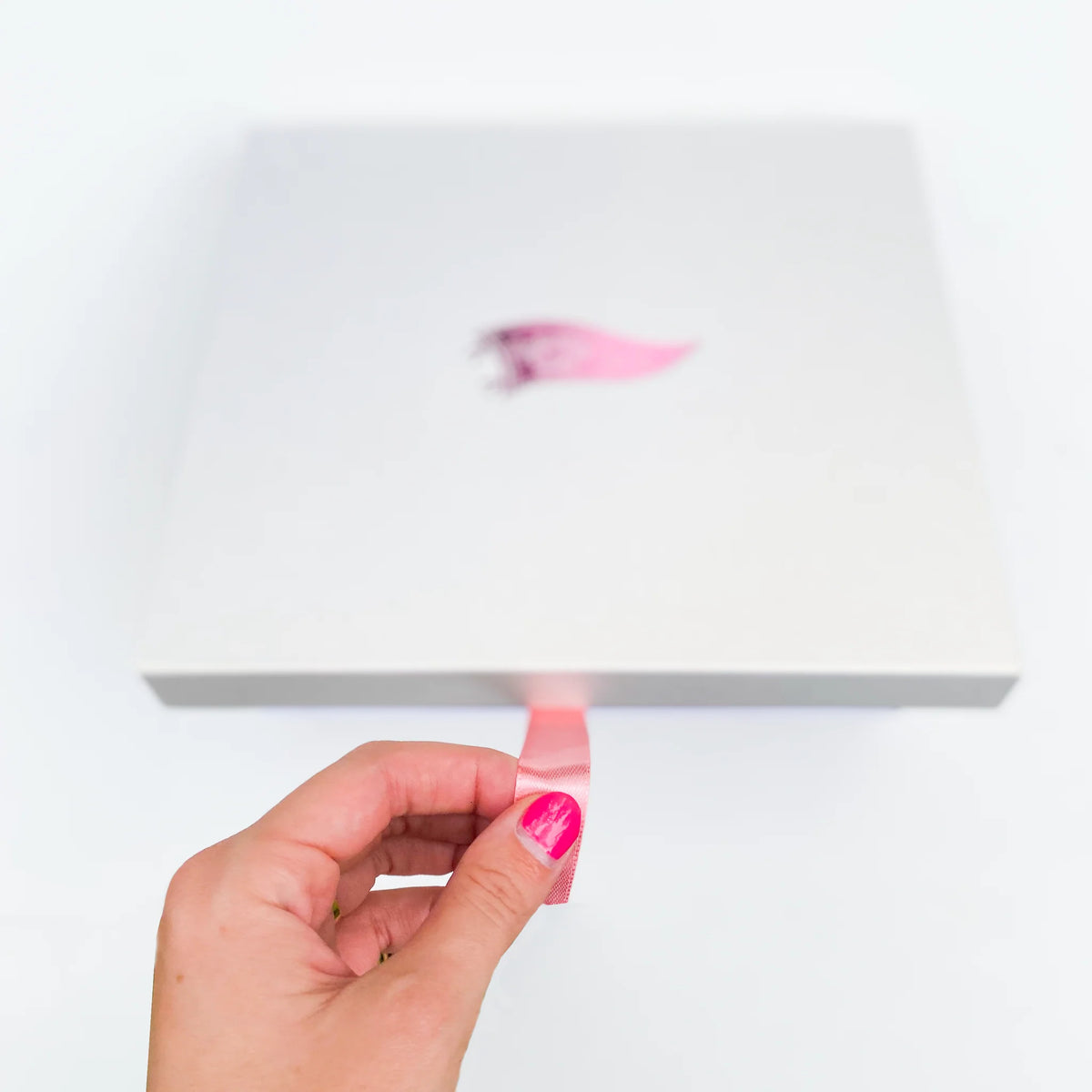 Saturday silk | scarf storage box