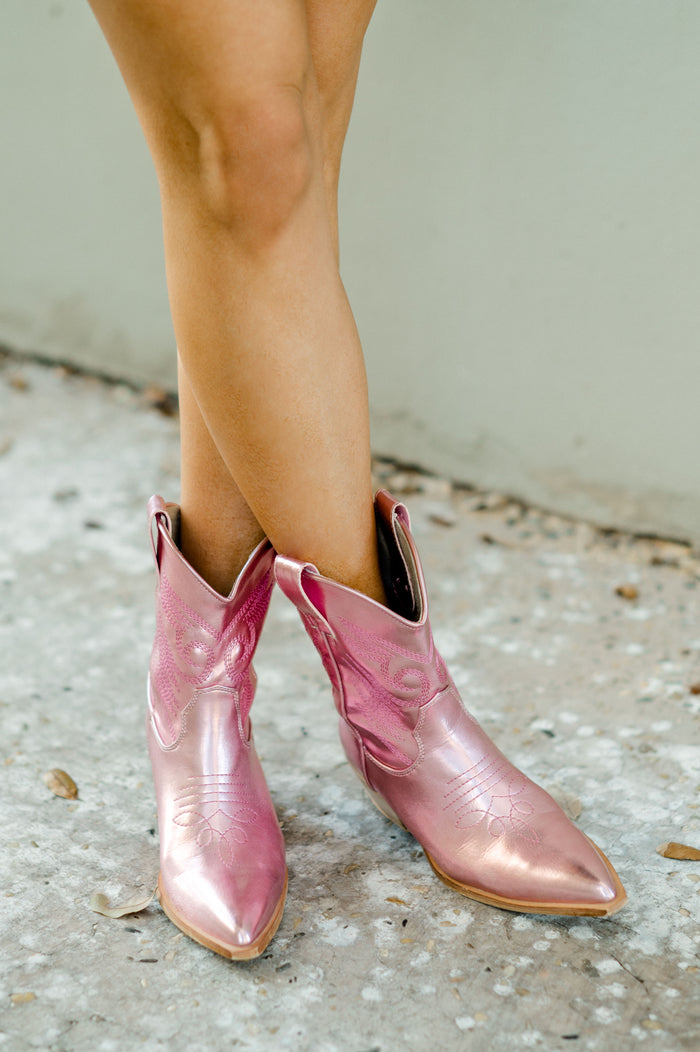 zahara pink boots