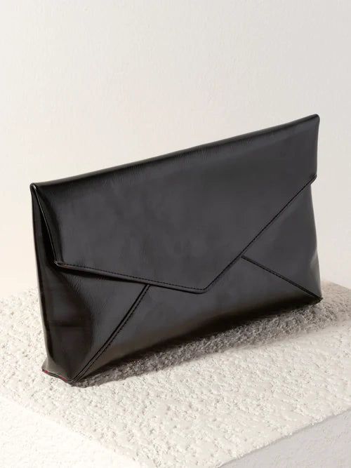 maddie envelope clutch