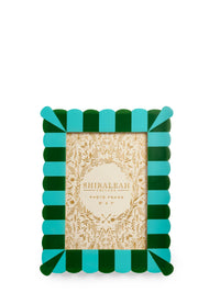 green scalloped 5x7 picture frame