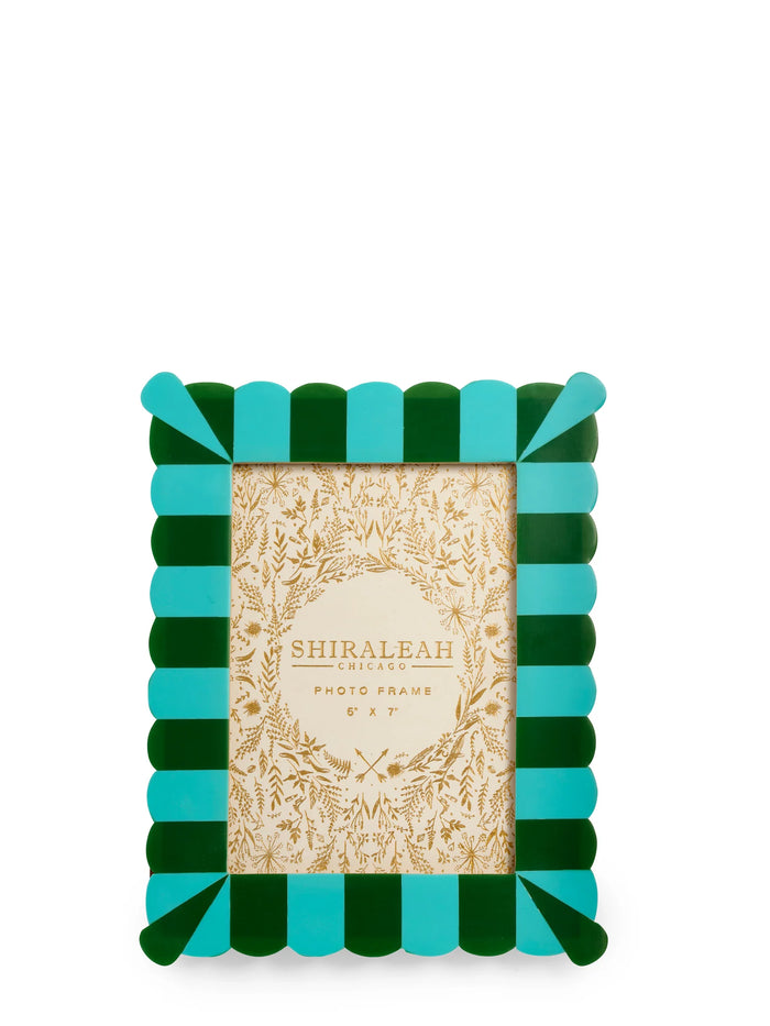 green scalloped 5x7 picture frame