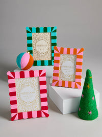 green scalloped 5x7 picture frame