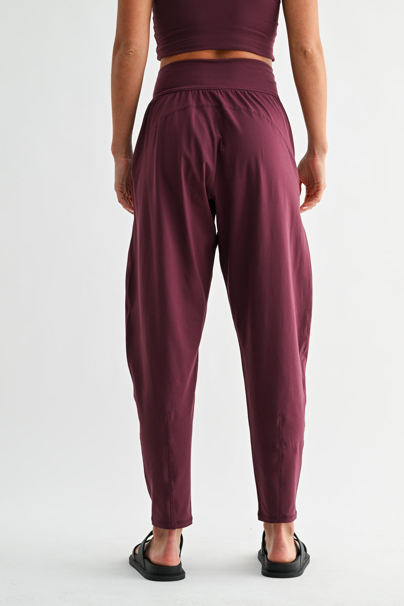 so different barrel active pants