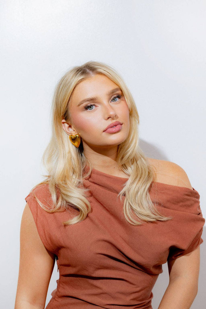 shiny gold heart earring