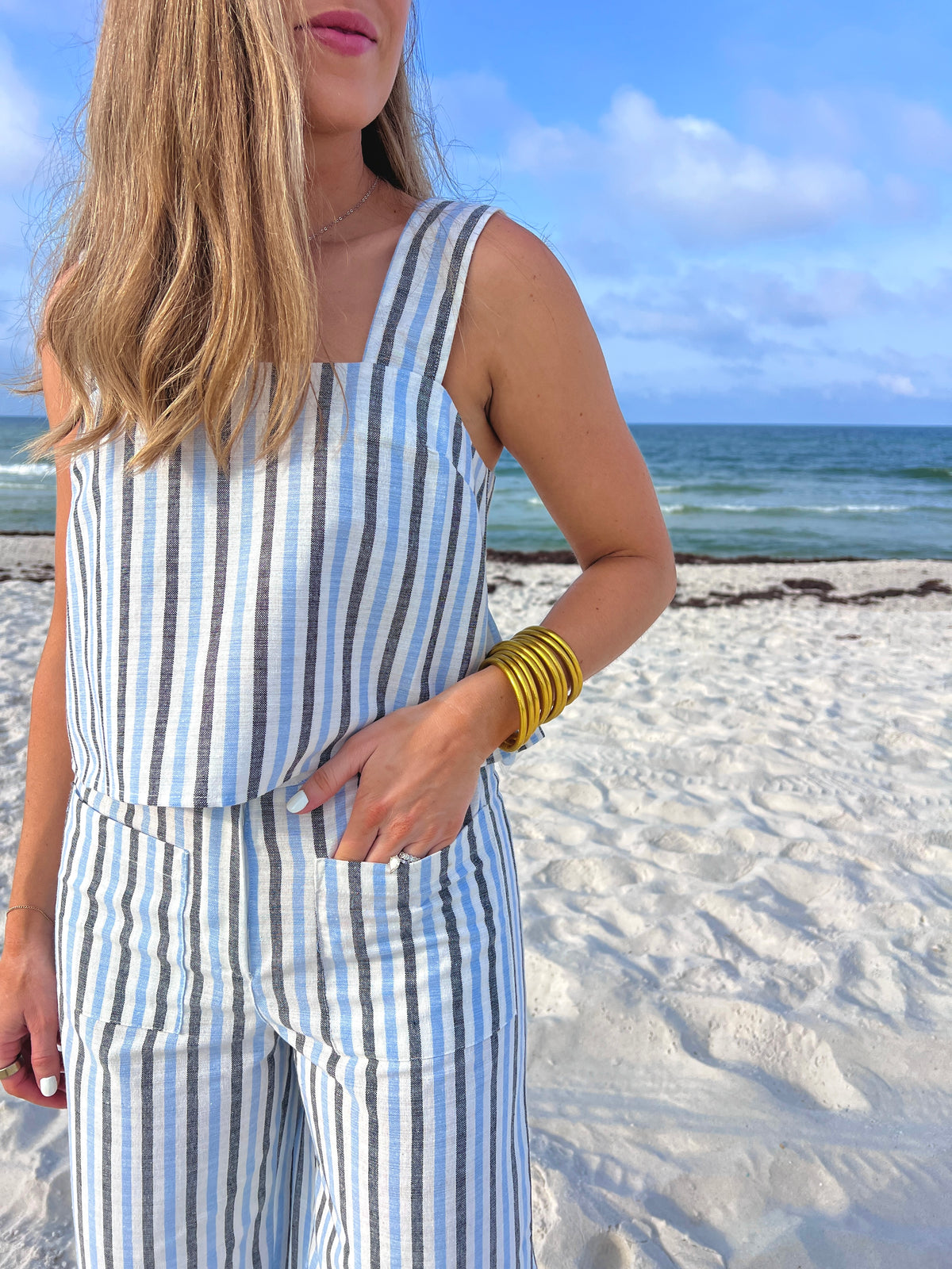 read between the lines boxy tank