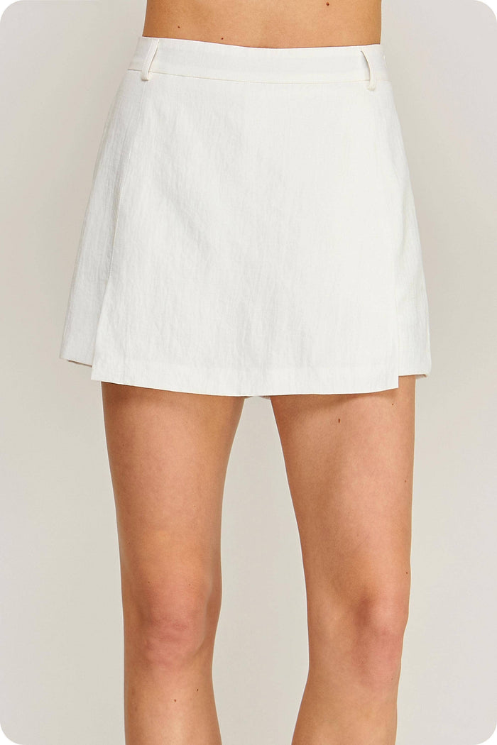 everly textured pleated skort