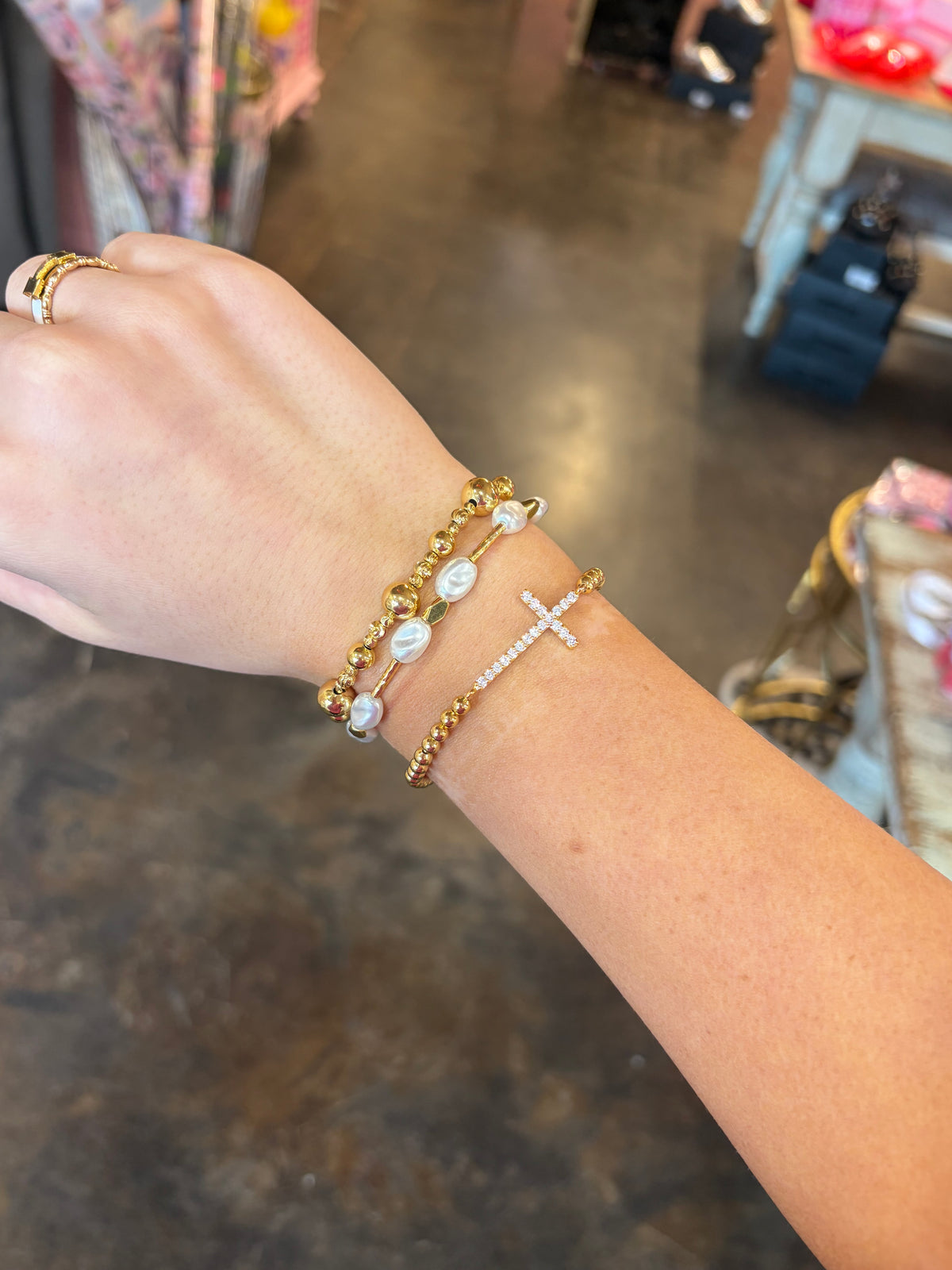 graceful glow gold bracelet set