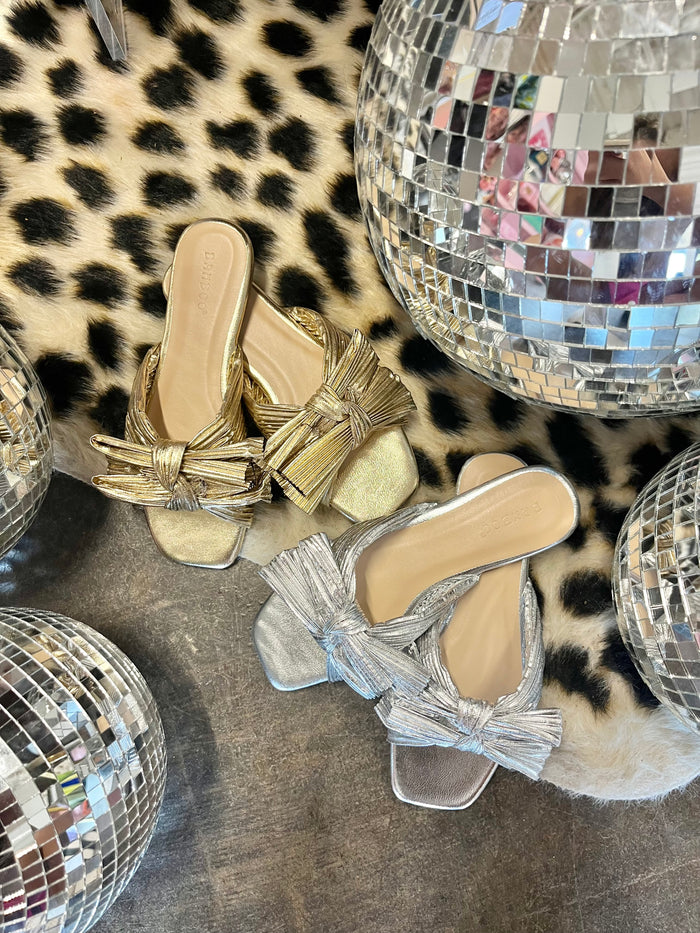 bow & bold metallic flats