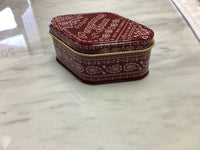 paddywax | pomegranate and spruce bandana tin