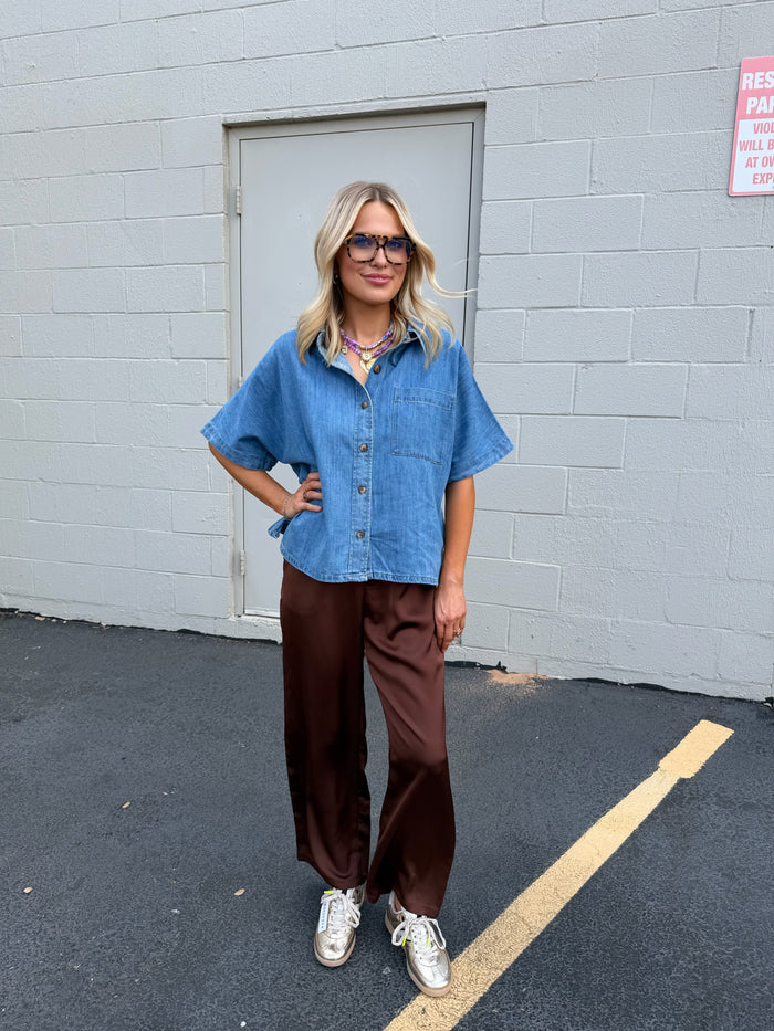 callin' it short-sleeved denim top