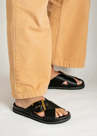 barb buckle sandal