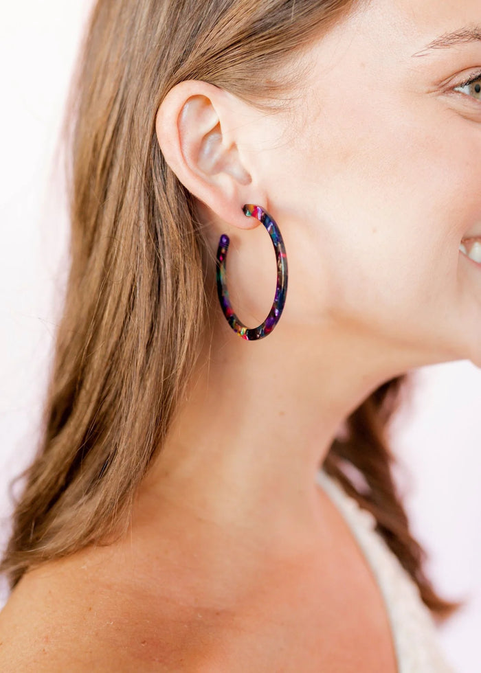 holly medium hoop earrings | retro camo