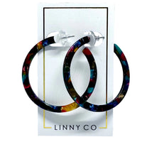 holly medium hoop earrings | retro camo