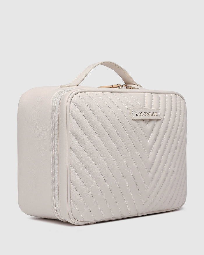 maggie quilted hanging toiletry case